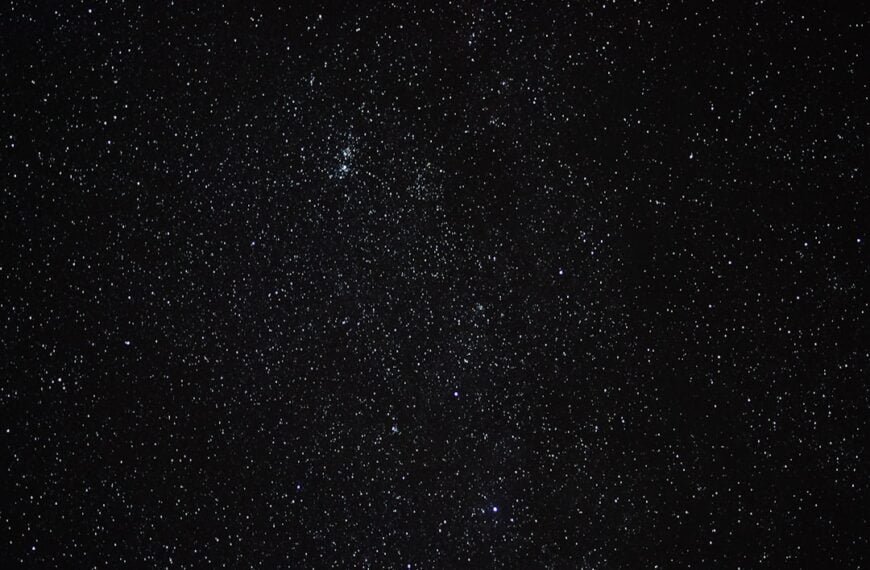 Photo 1 Hypervelocity star 2 Galaxy ejection