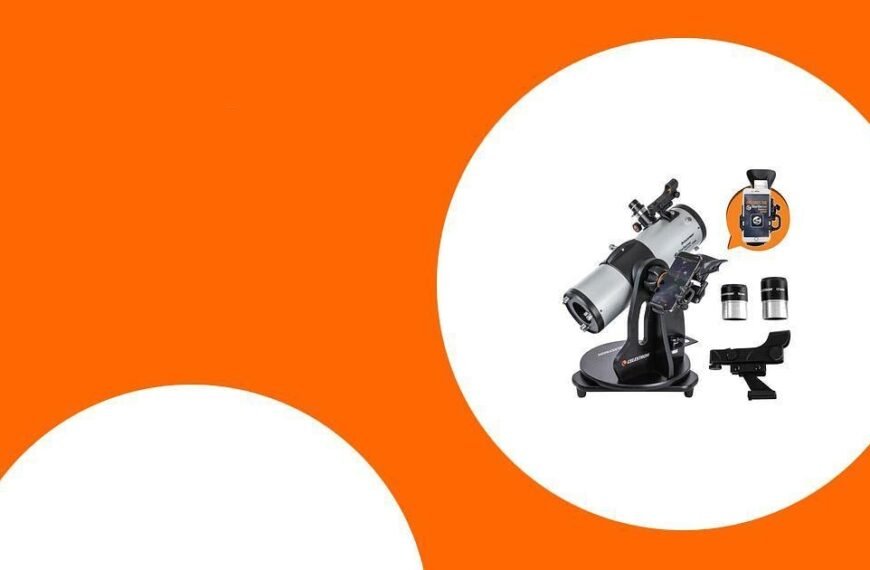 A telescope with its accessories, including two eyepieces and a handheld controller, displayed on an orange and white background.