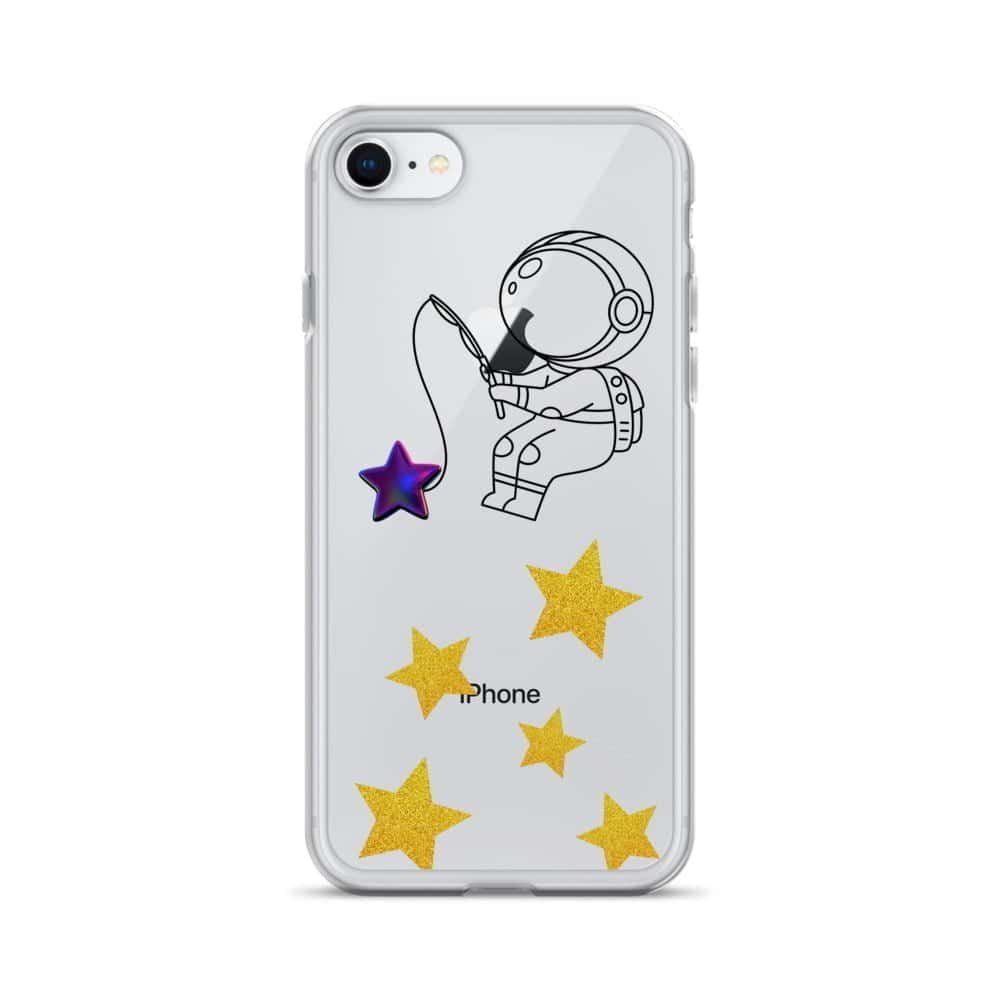विवरण: तारों के समूह के बीच एक अंतरिक्ष यात्री की आकृति से सजा हुआ एक आकर्षक आईफोन केस।